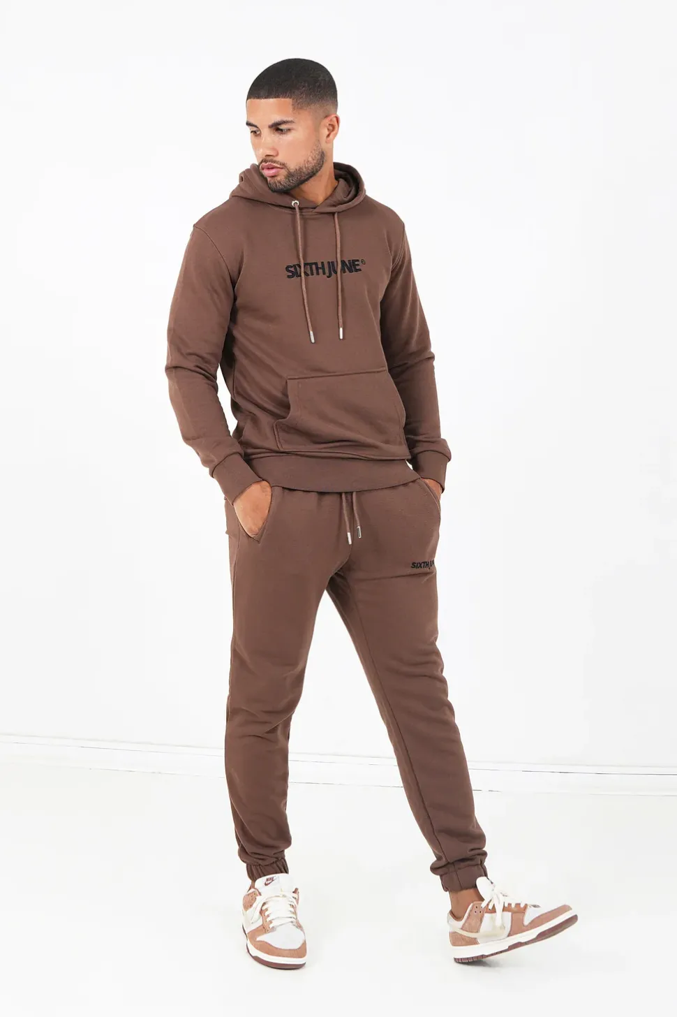 Jogging + Sweat Capuche Logo Brode Marron