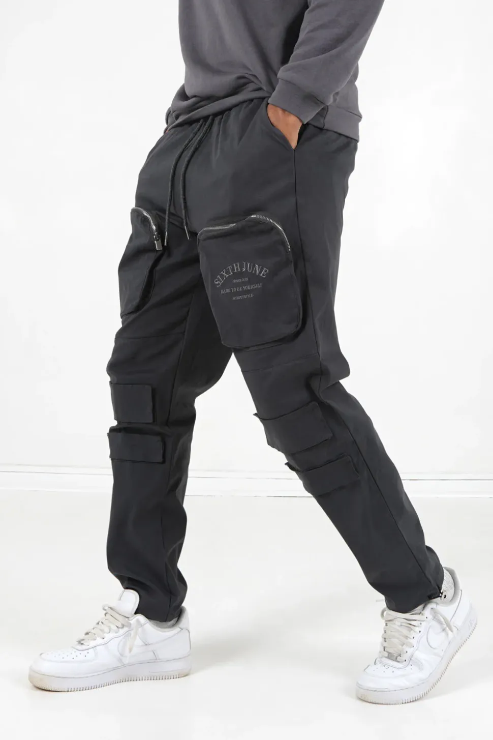 Pantalon Cargo Broderies Poche Gris Fonce