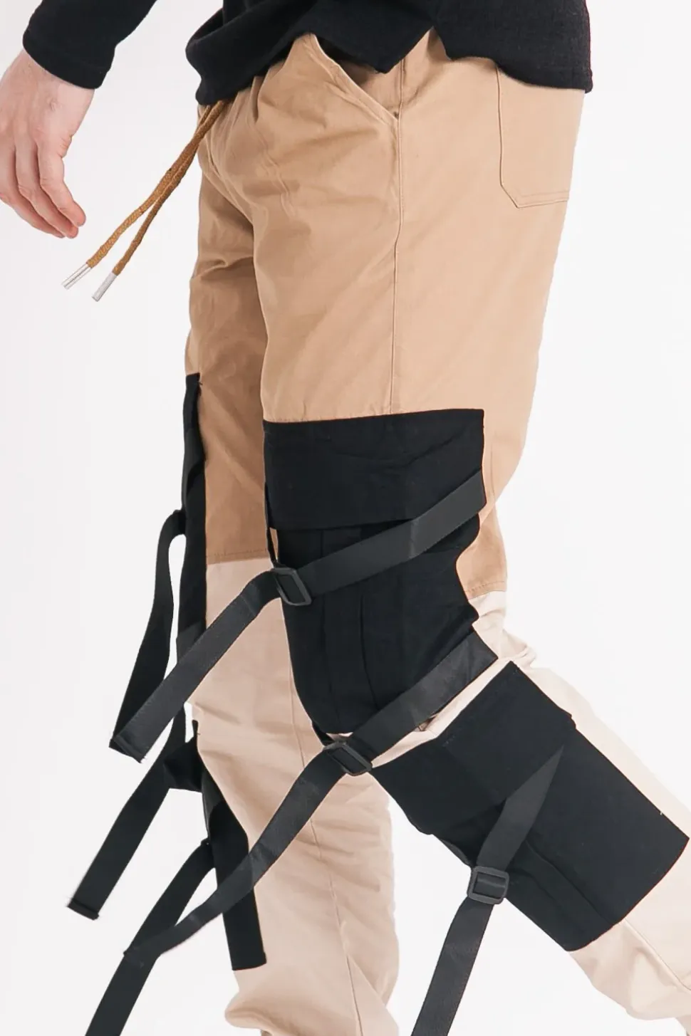 Pantalon Cargo Tactique Empiecements Sangles Beige