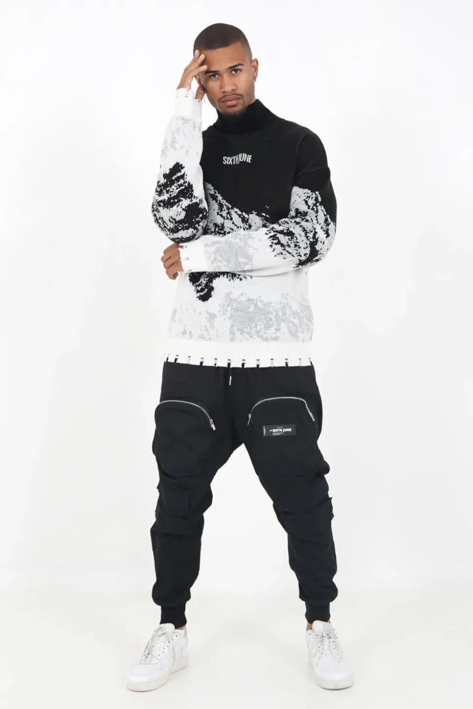 Pull Imprime Montagne Noir