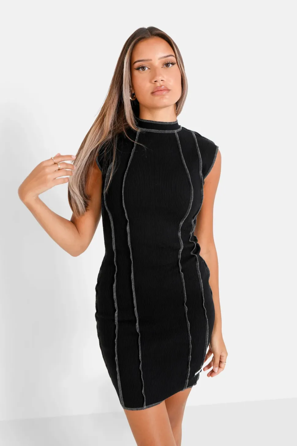 Robe Coutures Inversees Noir