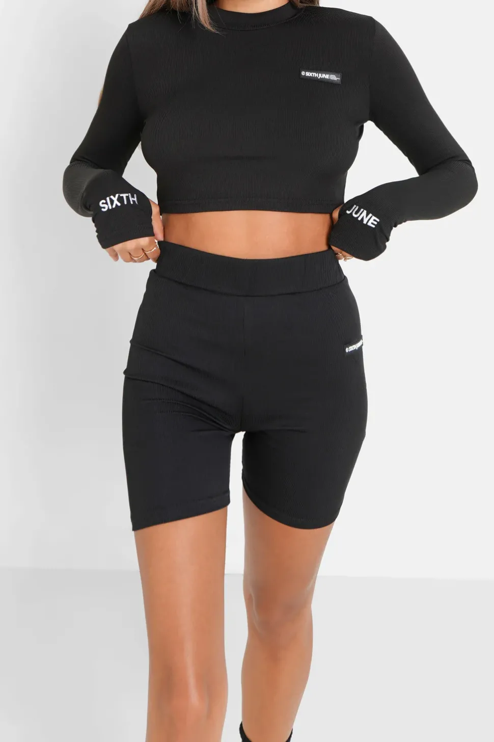 Short Court Satine Brode Noir