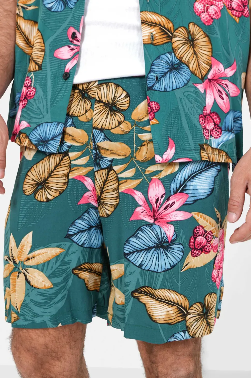 Short Fluide Fleuri Vert