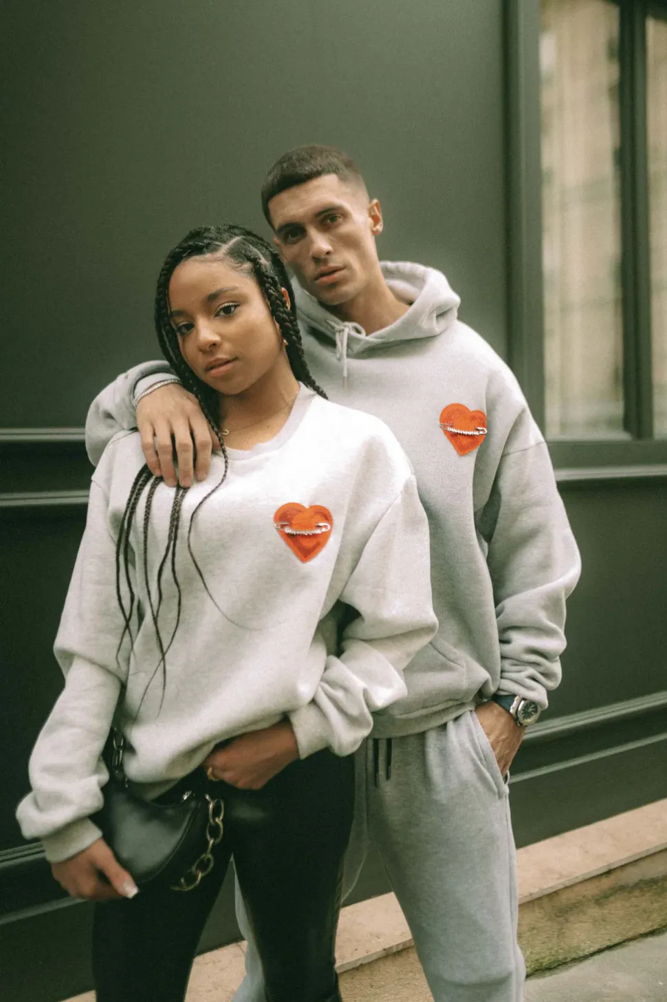 Sweat Coeur Brode Gris