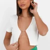 Top Court Ouverture Bijou Devant Blanc